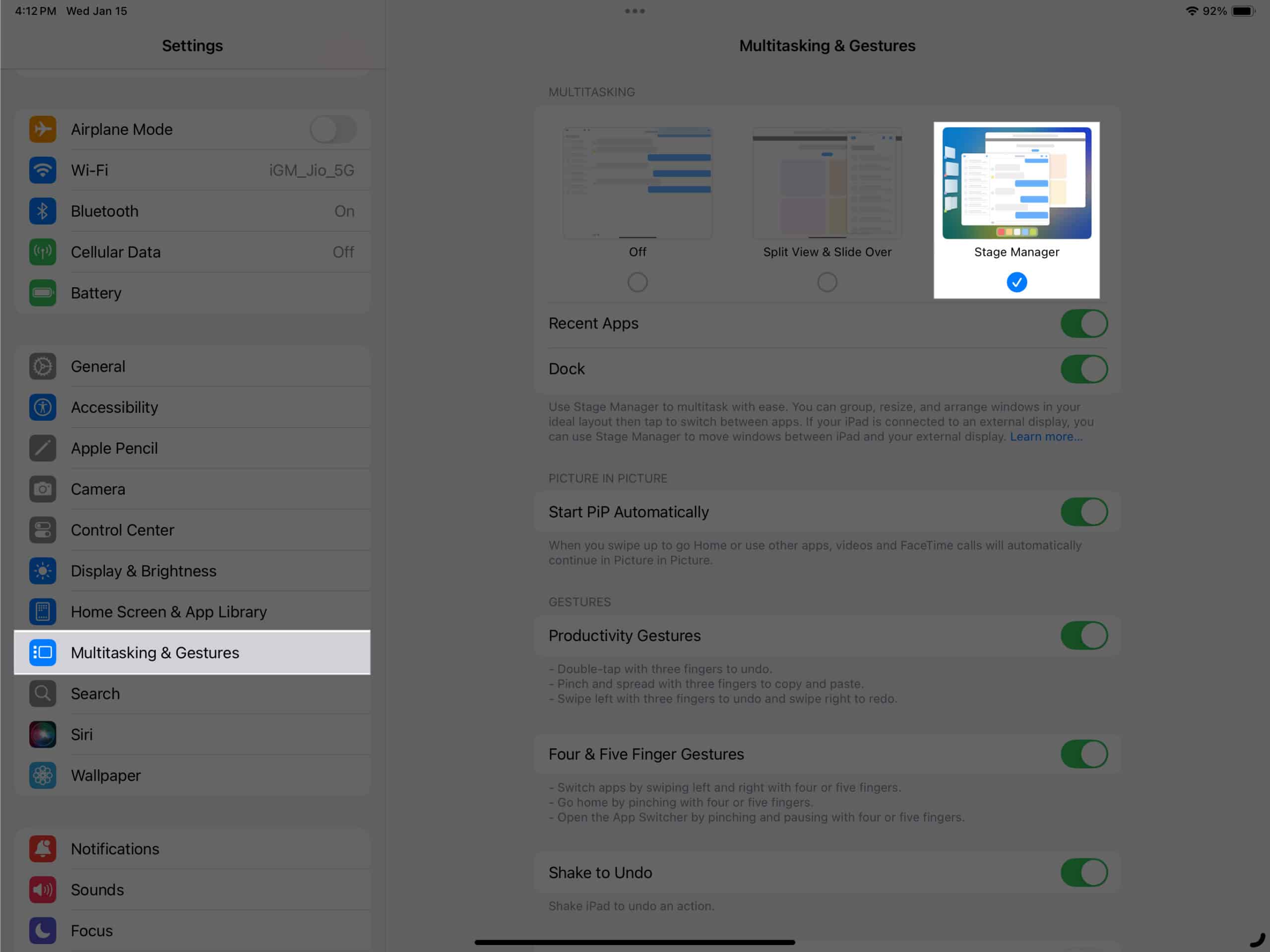 Selecting the Stage Manager option from the Multitasking Gestures page in iPad Settings app